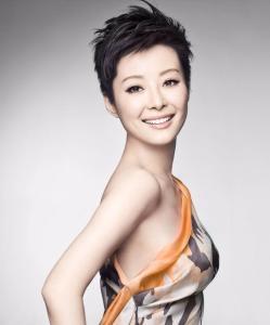 袁立爆料女艺人名单最新,最新女艺人名单曝光引发热议